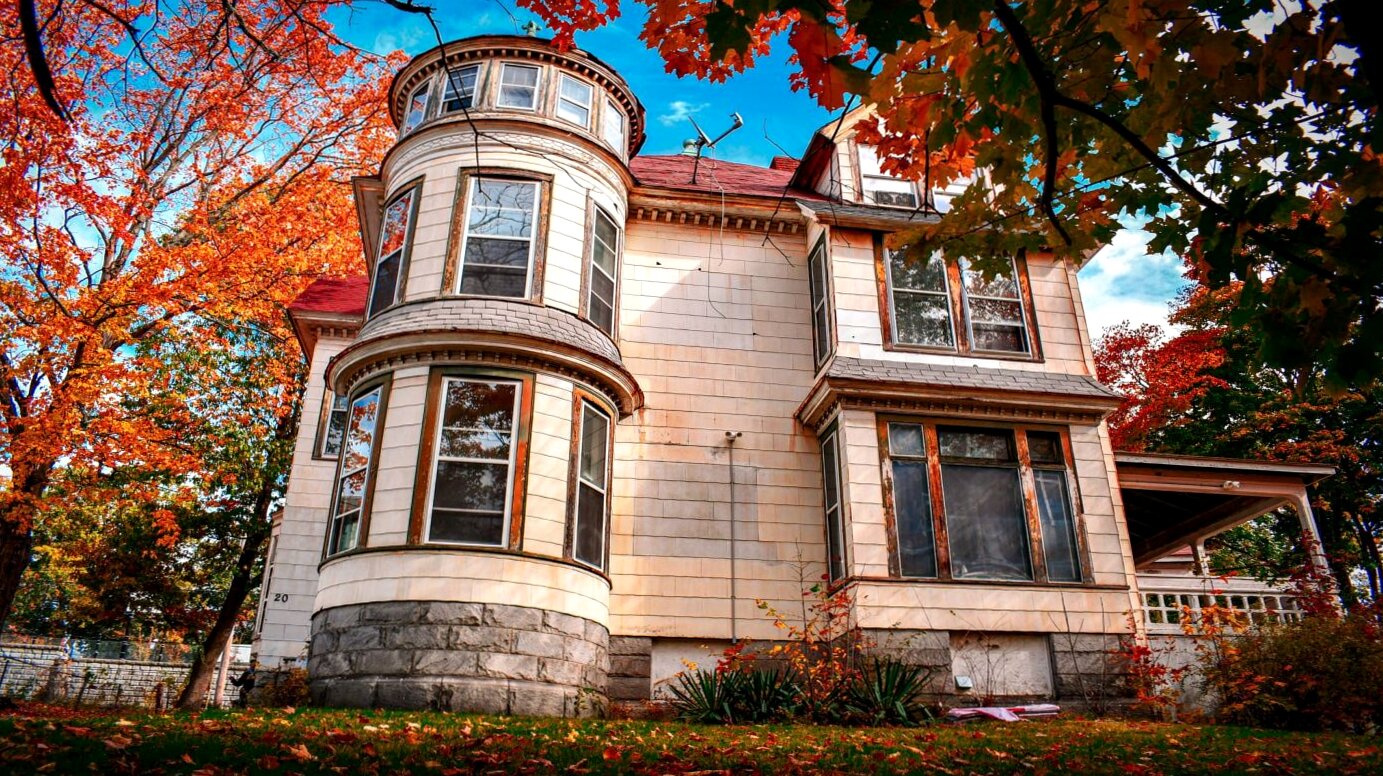 Men of Dignity: King Sober House